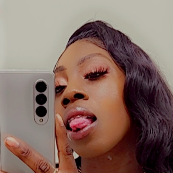 Lashes - Picture 2 of 3